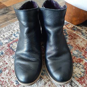 Black Kensie booties, size 6.5